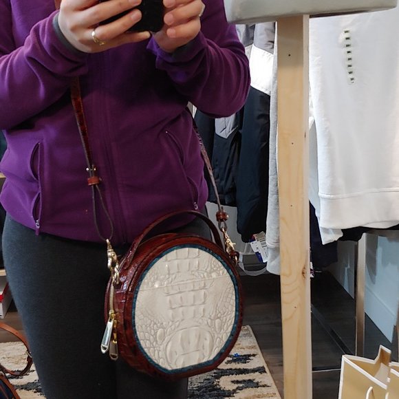 Host Pick BRAHMIN AMELIA CROC EMBOSSED CROSSBODY - Picture 9 of 17